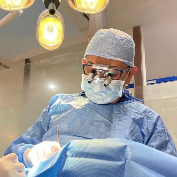 失った歯を取り戻すインプラント治療 | 切らない腫れないインプラント